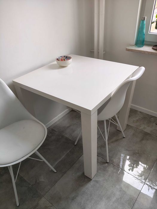 Zestaw stół z 2krzesłami