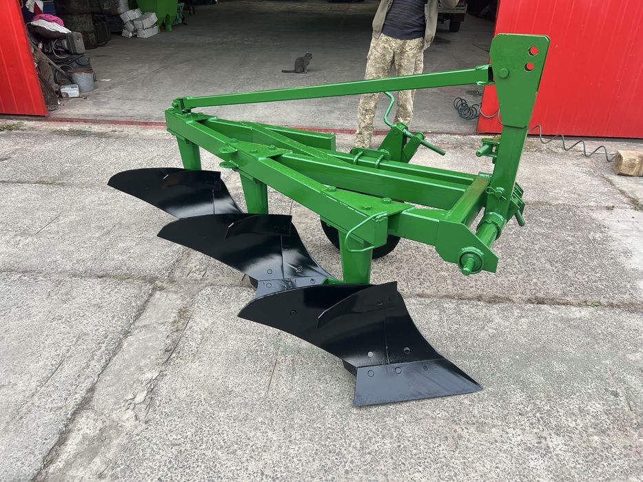 Плуг двохкорпусний Bomet