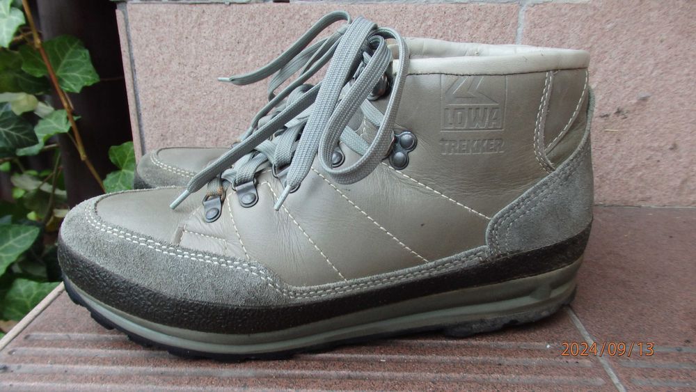 Buty sportowe trekkingowe firmy Lowa Trekking rozmiar 42.