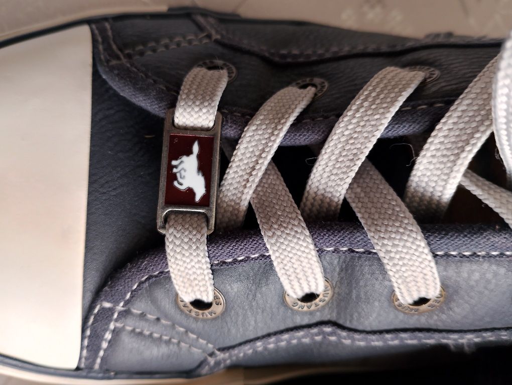 Buty sportowe męskie Mustang rozmiar 39 wkładka 25