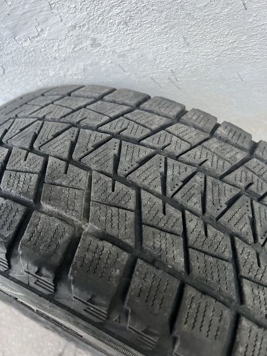 Зимова гума R17 225/65