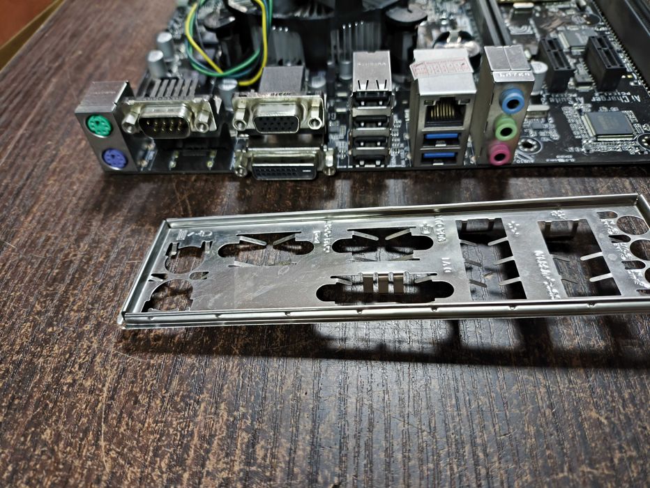 Материнская плата Asus H110M-C Pentium G4560 на запчасти