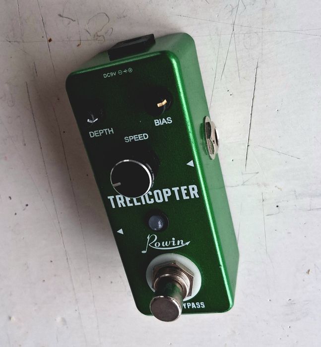 Pedal Tremolo Rowin Trelicopter