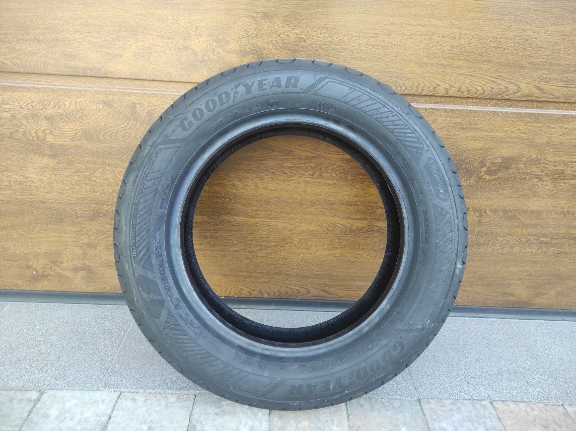 M opona GOODYEAR Efficient Grip Compact 2  175/65R15