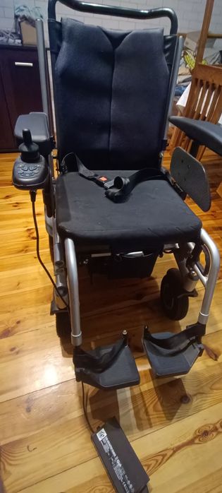 Wózek inwalidzki elektryczny (akumulator niesprawny)