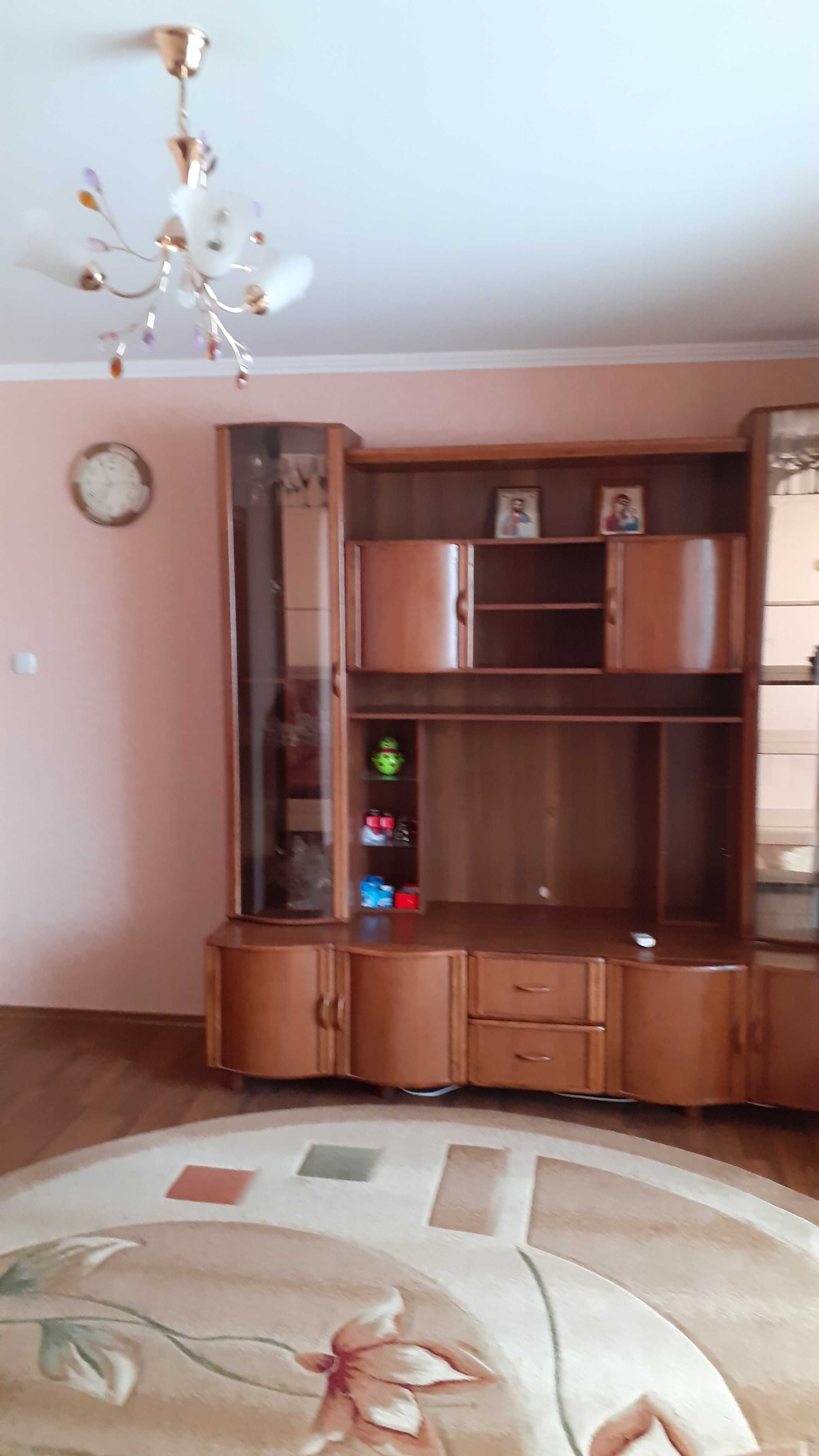 1 кімнатну квартиру. другий поверх