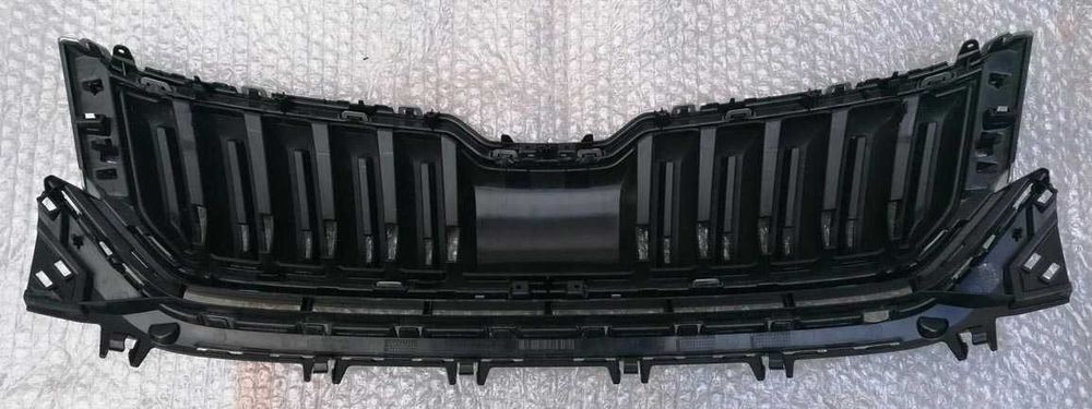 grelha frontal skoda kodiaq . fase 1