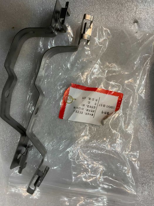 Кронштейн подкрылка переднего правого  Tesla model 3 1104541-00-B