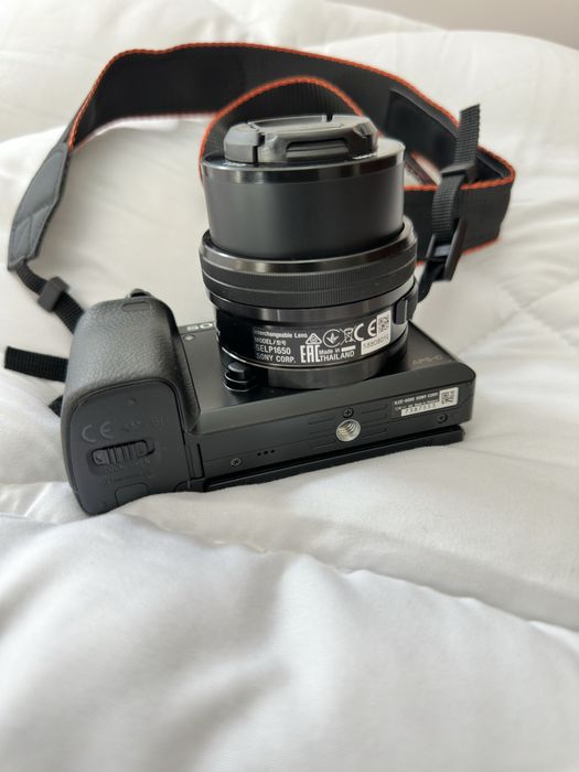 Sony ZV E10 with lens 16-50mm
