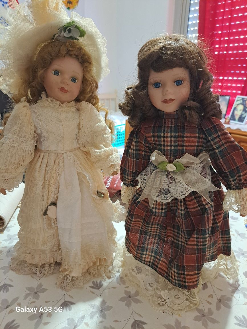 Bonecas de porcelana..