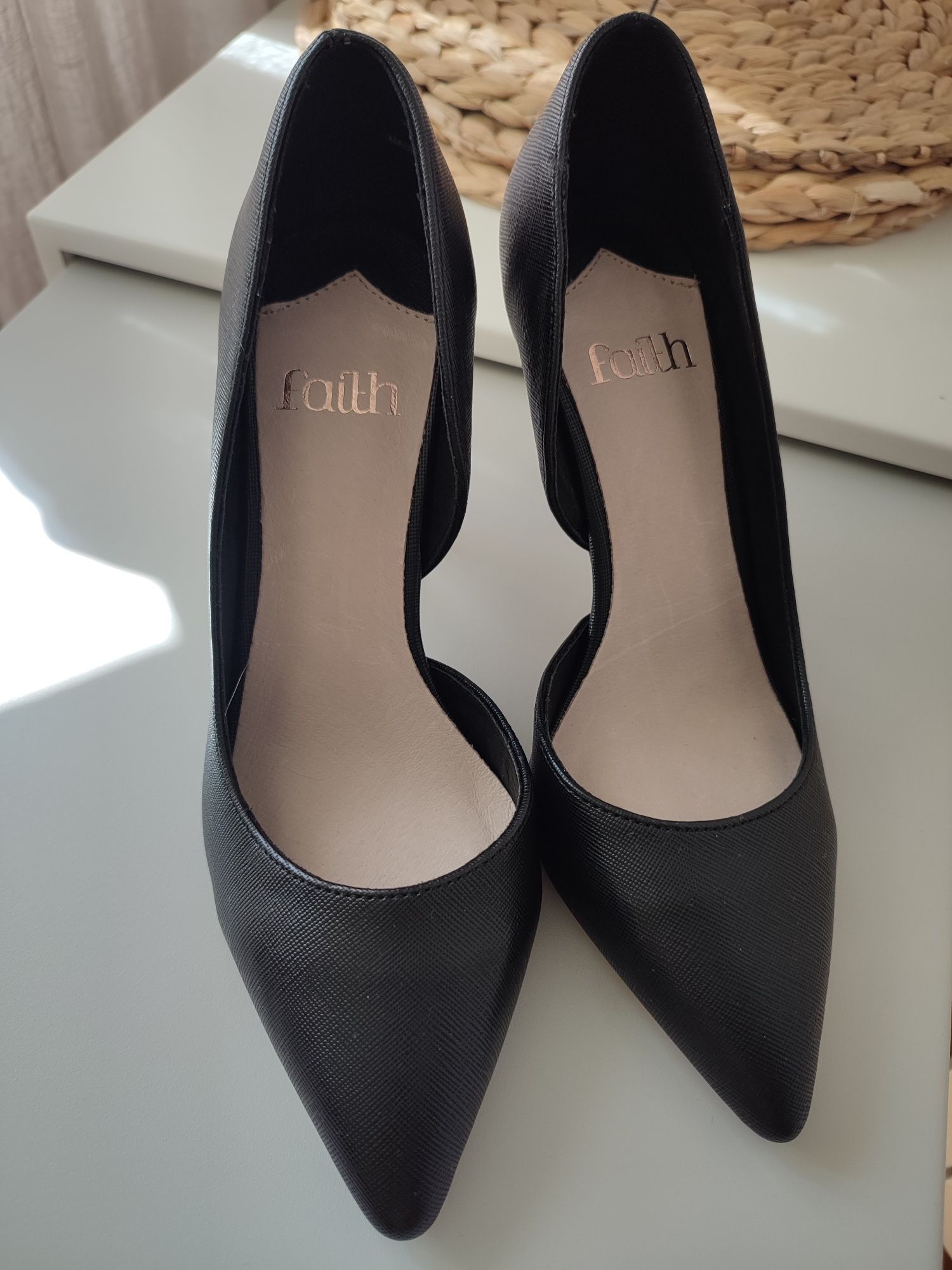 Szpilki czarne 37 klasyczne buty na szpilce Faith nowe