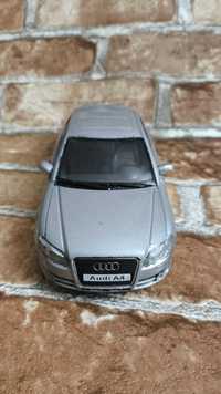 Модель авто Audi A4 1;24 Hongwell