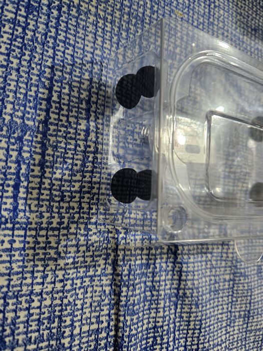 JBL Tour Pro 3 como novos. Embalagem um pouco danificada.