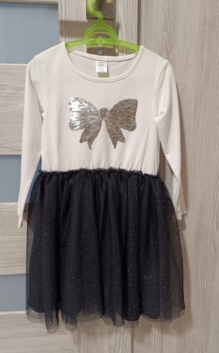 Sukienki dla dziewczynki 110