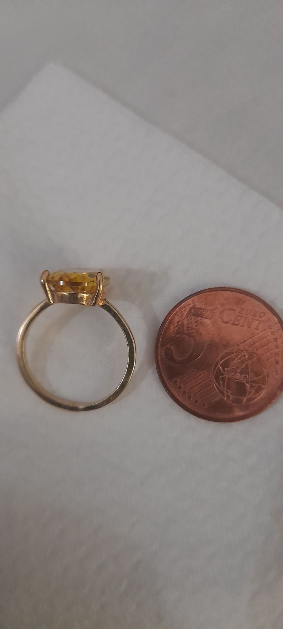 Anel nunca usado tam.13  em prata dourada 925 com pedra.
