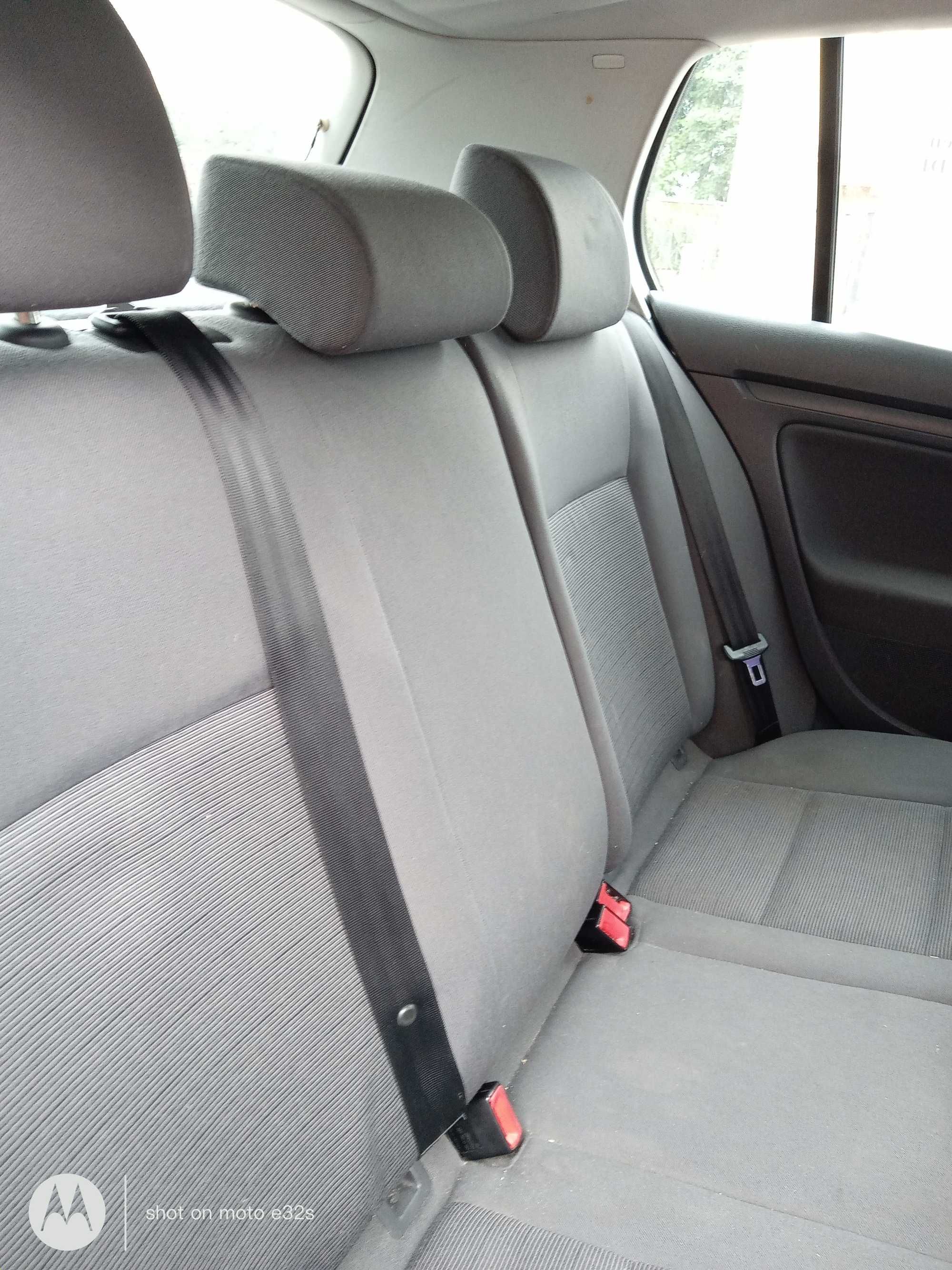 sprzedam golfa 1.9 TDI 2006