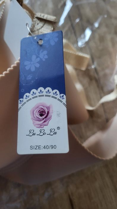 Бюст, розмір 90С