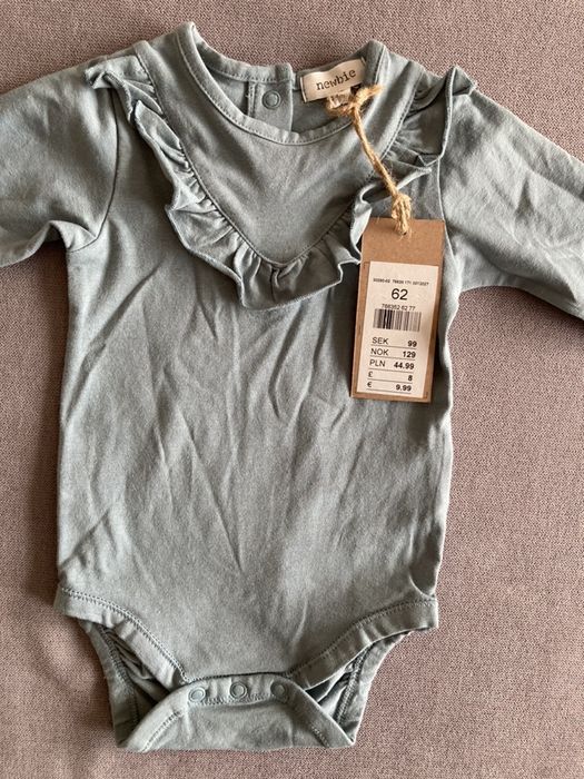 Body z falbanką newbie r. 62