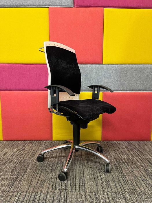 Fotel biurowy Sitag Reality | Super Stan, wieszak na marynarkę