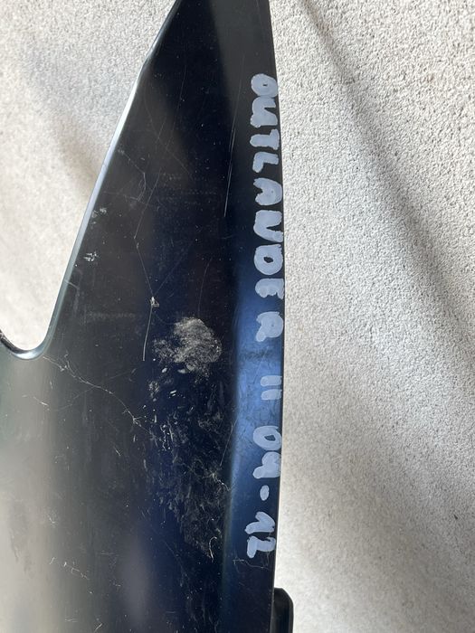 Продаєтбся крило до Mitsubishi autlender 2 ( 2009-2012 рік