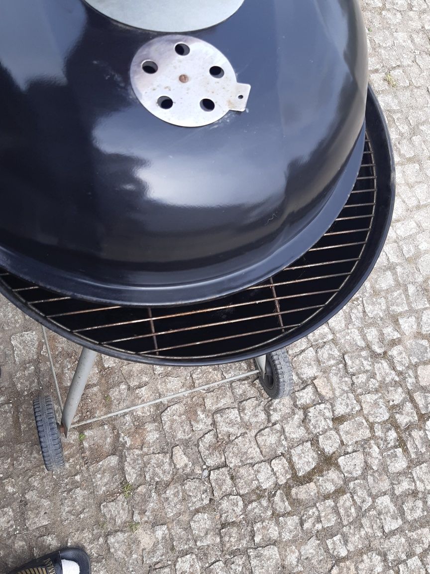 Duży grill użyty raz