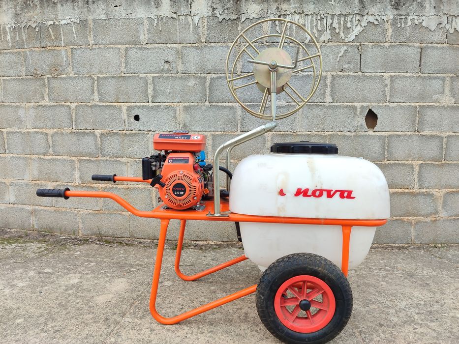Pulverizador ANOVA 
Motor: MA80-4t
Cilindro:79cc
Depósito: 100l
Bomba: