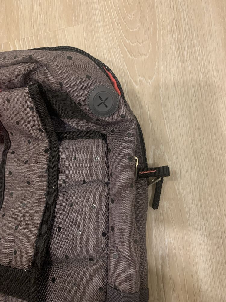BEM ESTIMADA - Mochila escolar marca pepe jeans e estojo