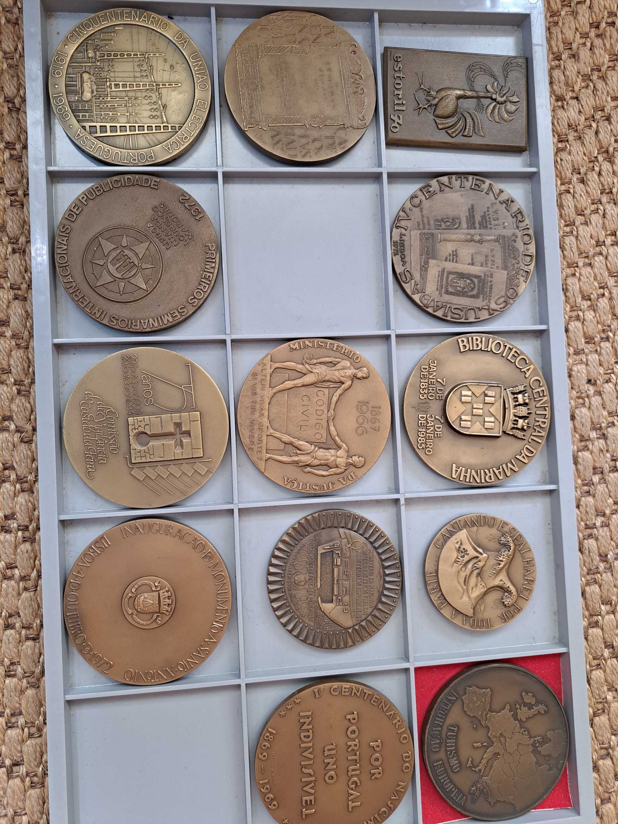 Medalhas de bronze antigas