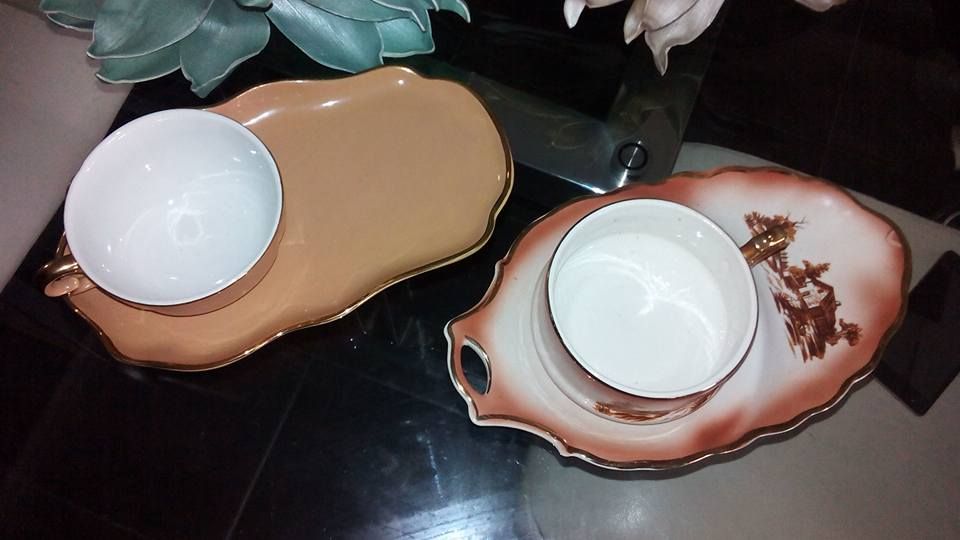 2 almoçadeiras antigas , 1 é P&G Portugal e 1 é R&B Alcobaça