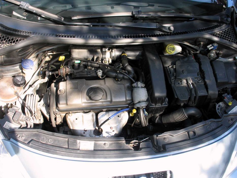 Peugeot 207  1,4 8V benzyna + gaz