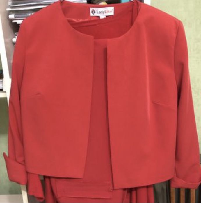 Увага! Костюм жіночий новый