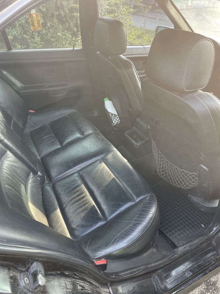 Продам BMW 2.0 320i