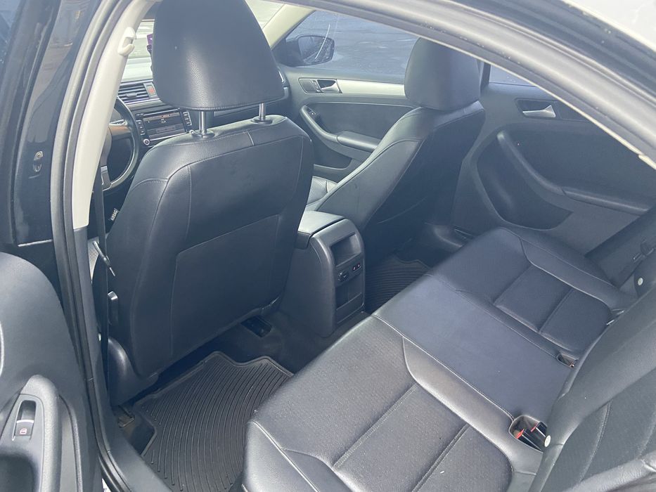 Volkswagen Jetta SE 2013 рік 1.8 Бензин Автомат