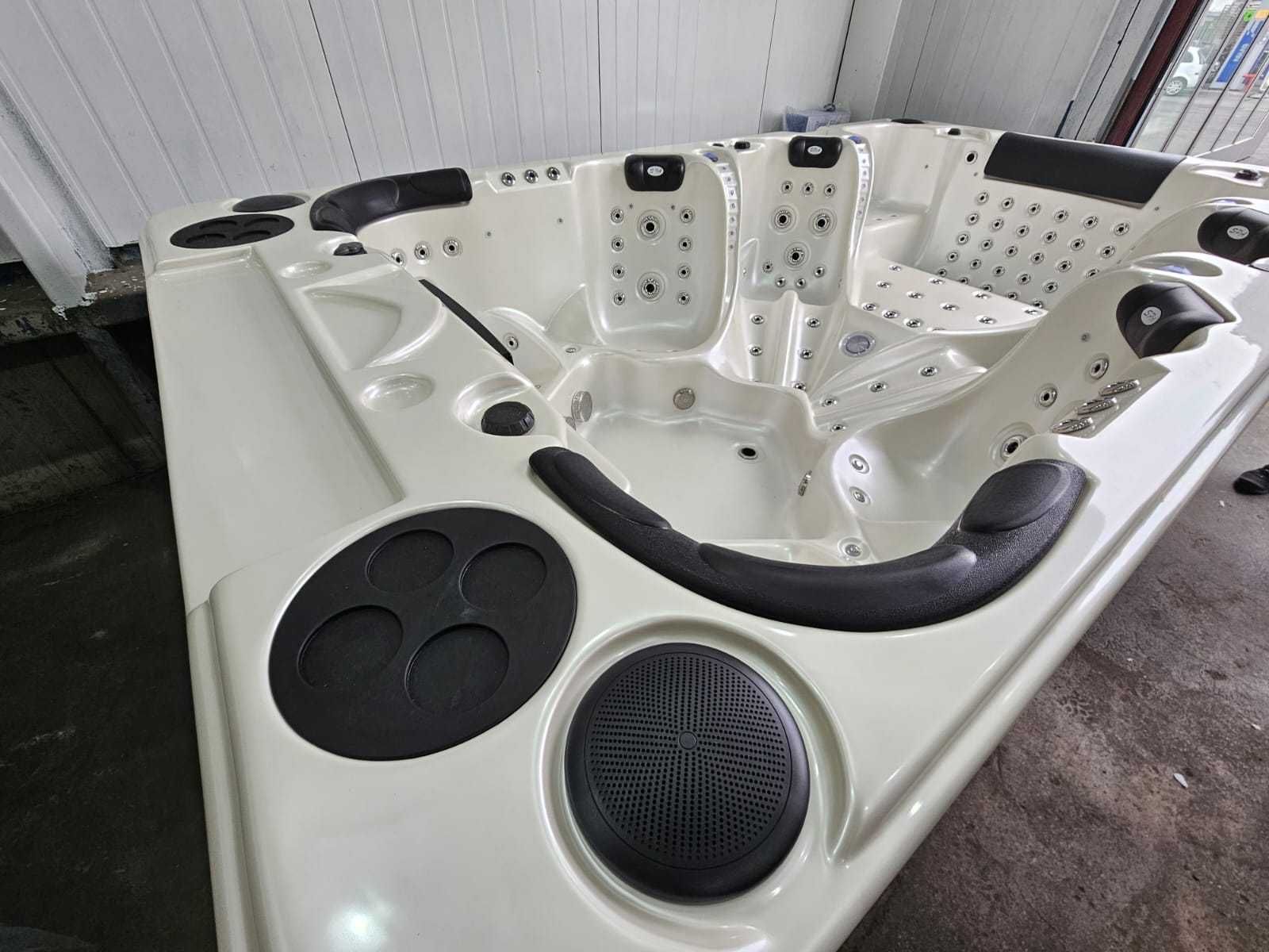 NOWOŚĆ! Jacuzzi 10 osobowe Bahama - 3,8 m długości!