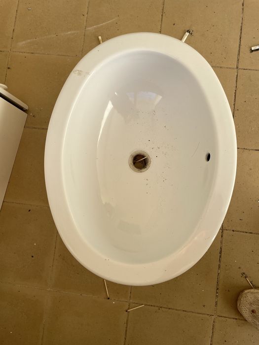 Lavatorio e base em marmore