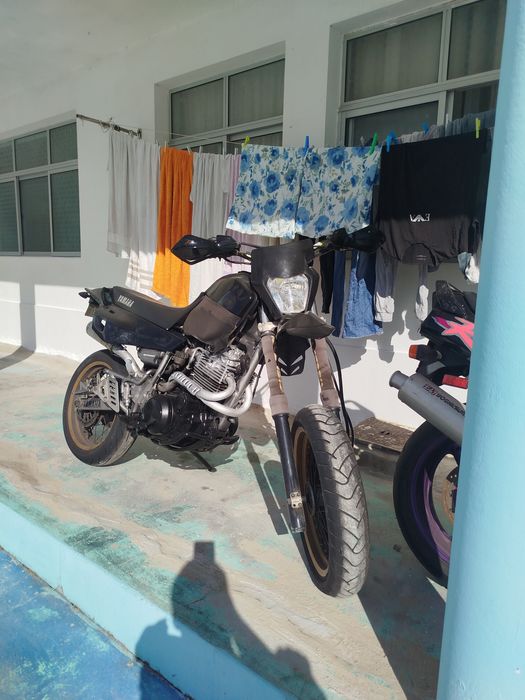 Yamaha XT600 a Supermotard