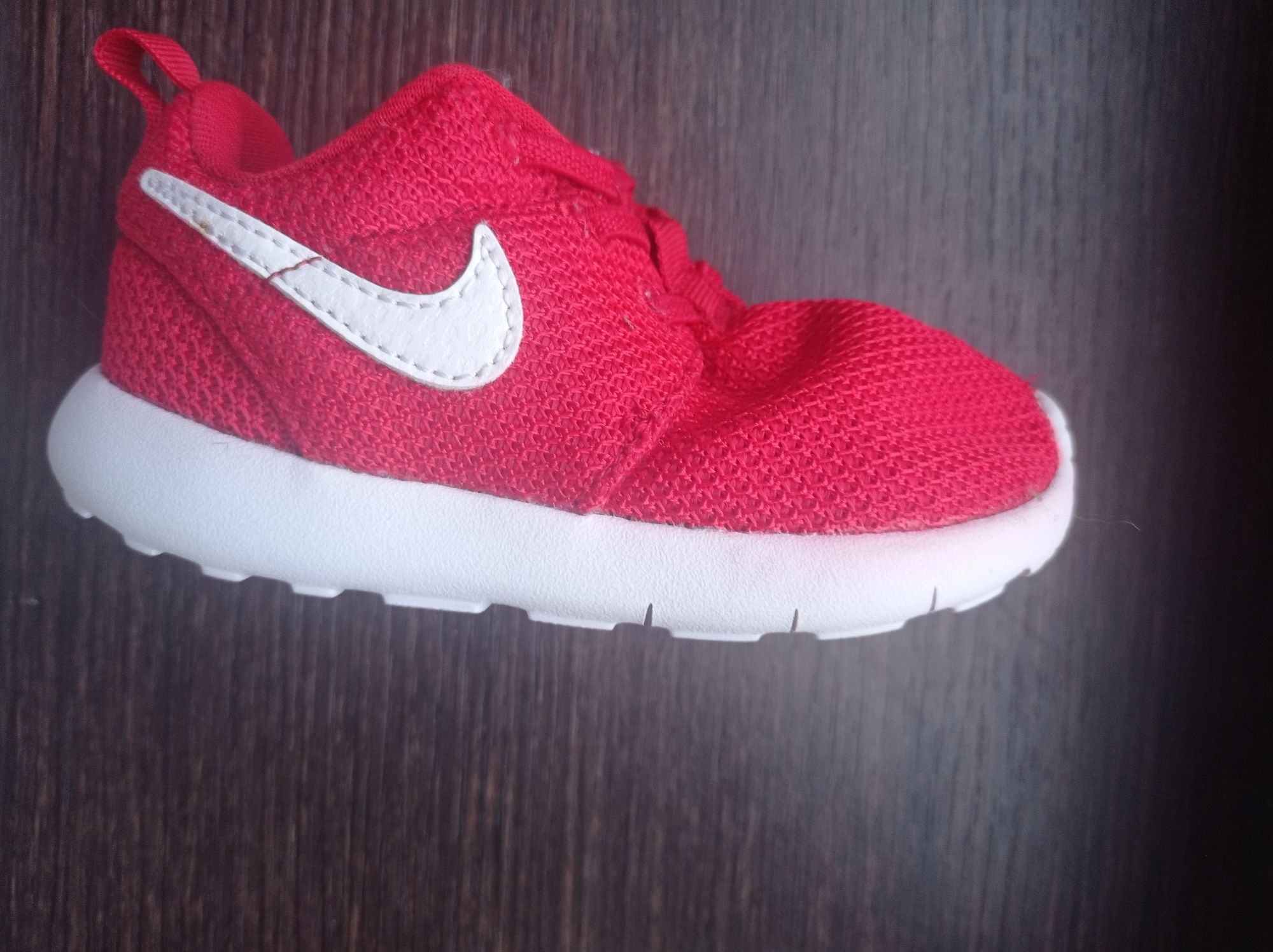 Buty dziecięce Nike czerwone 22 rozmiar 13 cm