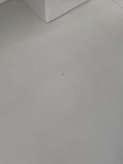 Biala tolaletka z taboretem