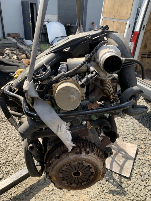 Двигун 1.9 дизель турбіна 1.9 dci renault двигатель F9K F8T