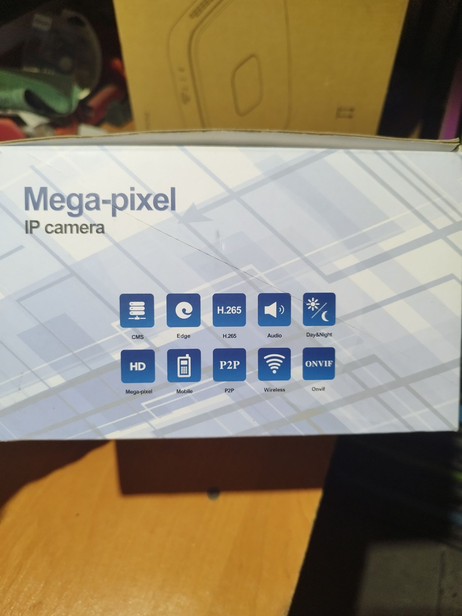 Kamera obrotowa 4Mpx WiFi nowa
DNR IP 924 4MP WIFI P