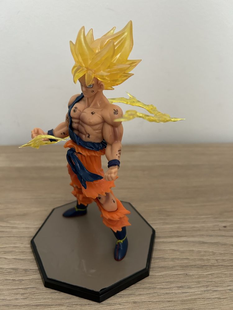 Figura dragon ball son goku super sayijin