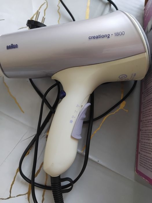 Фен для сушки волос удобный в работе дома и путешествиях