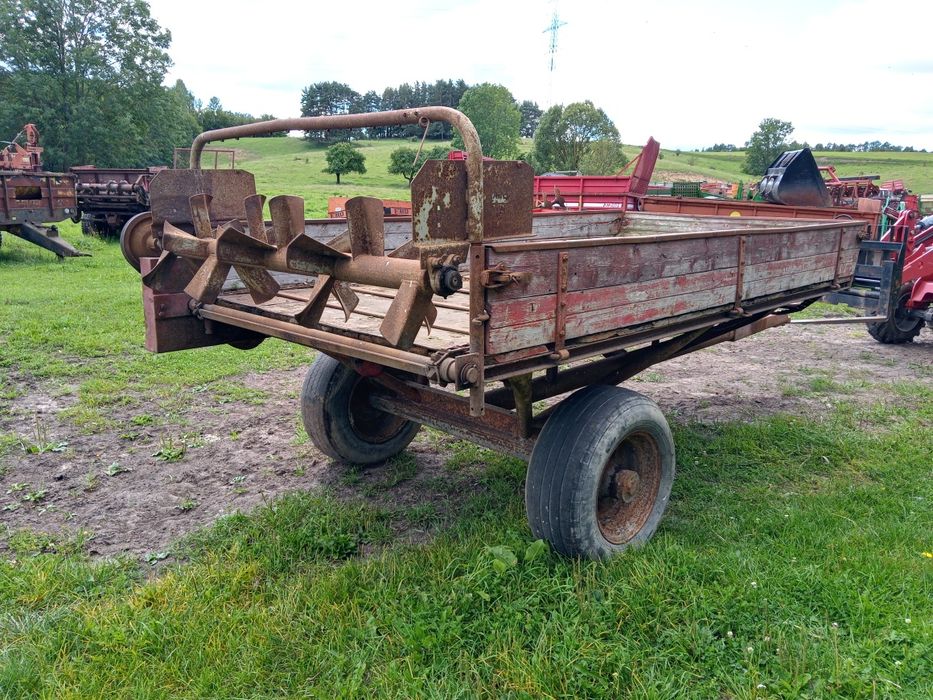 JF-AV3 Rozrzutnik Obornika 3000kg