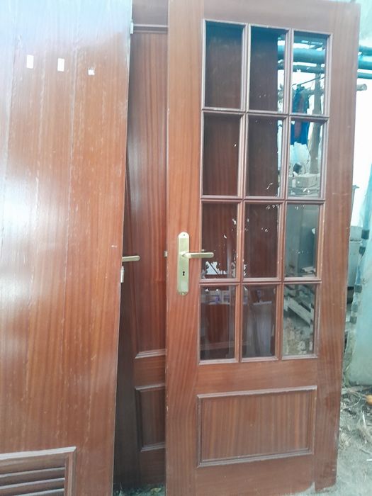 Lote de Portas  com vidro e sem vidro