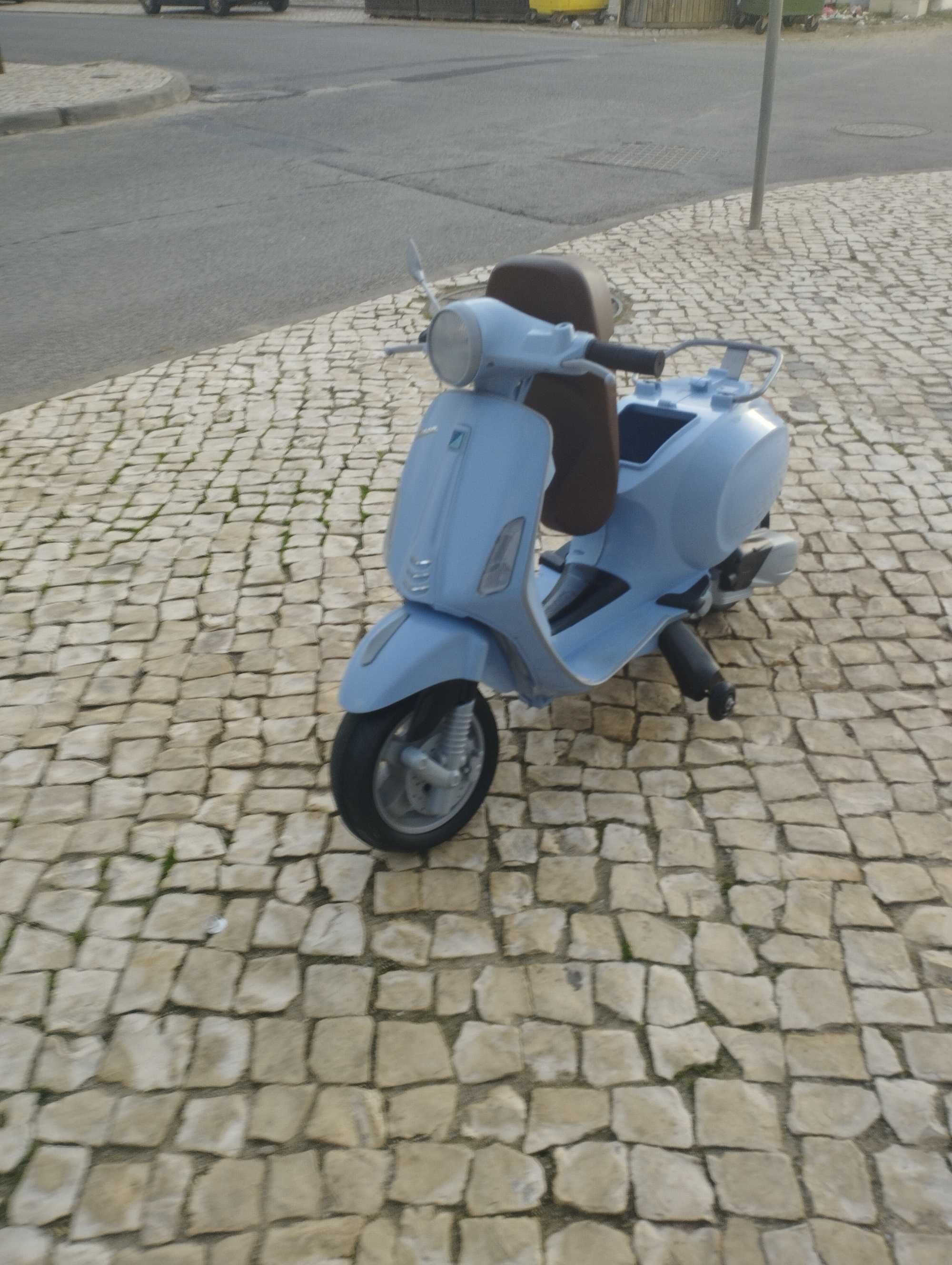 Mota VESPA para criança