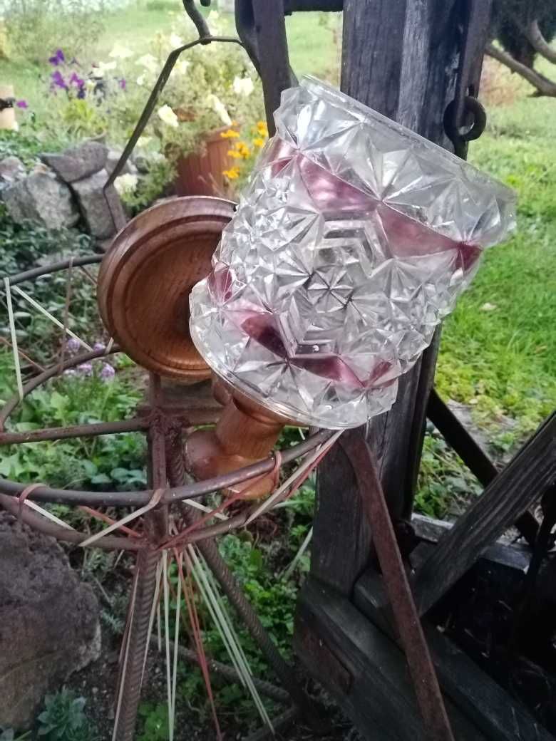 Klinkiet drewniany ze szklanym kloszem PRL vintage Art Deco