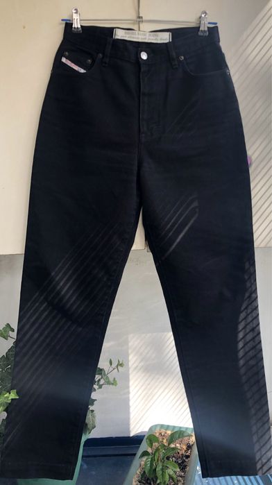 Женские чёрные джинсы