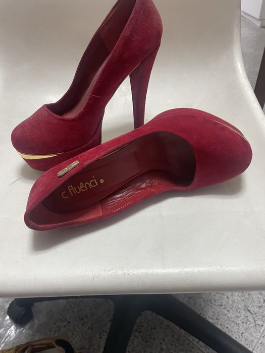 Calsado de senhora usado