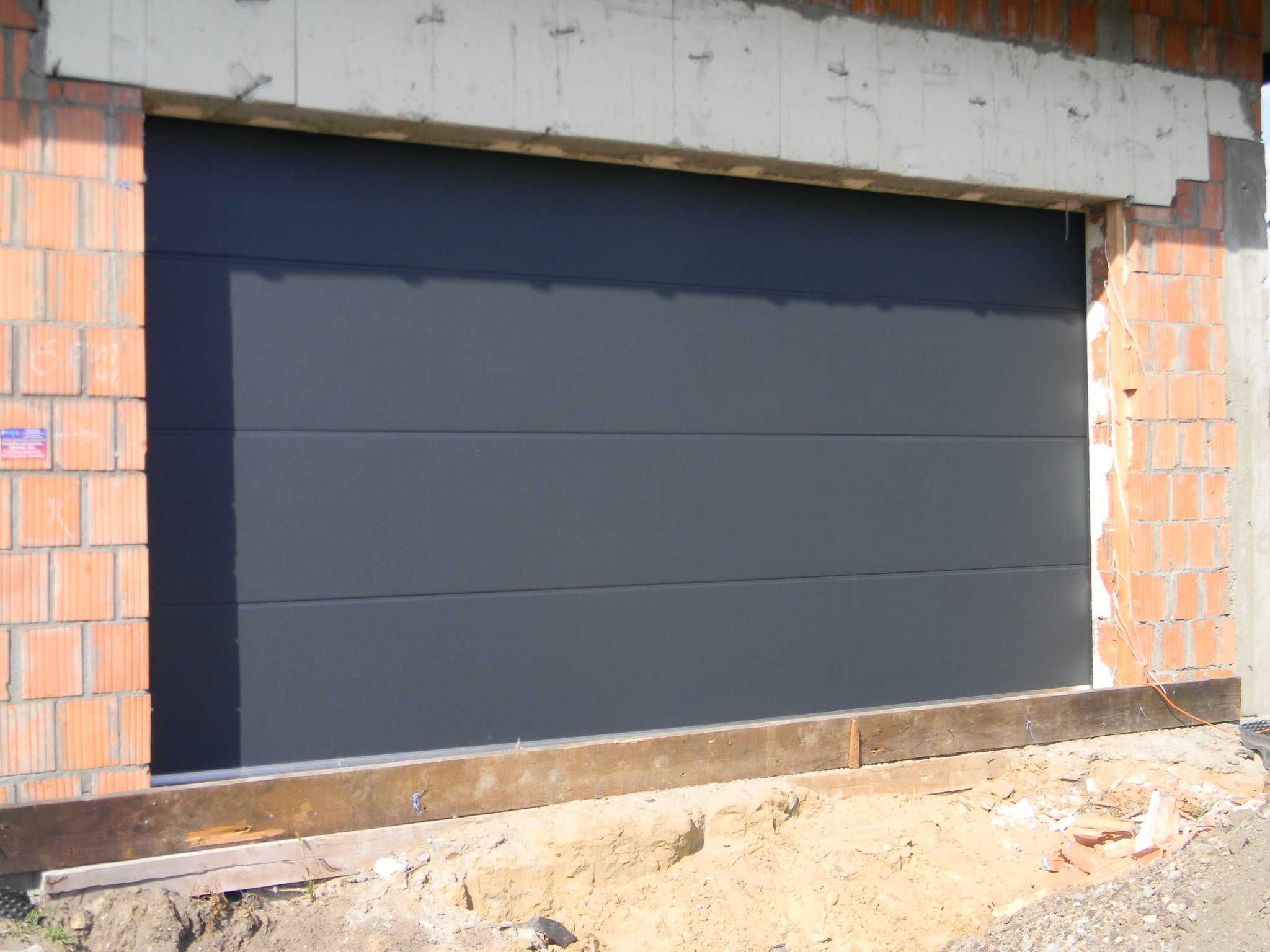Brama segmentowa ocieplona Antracyt 450 x 230