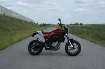 Husqvarna Nuda 900R Husqvarna Nuda 900 R supermoto KTM